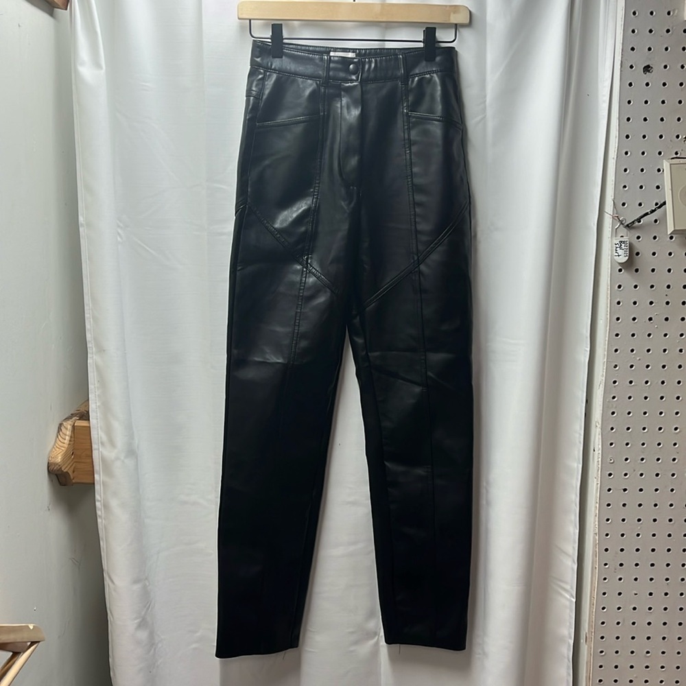 Wilfred Black Front Pocket‎ Faux Leather Pants- 0